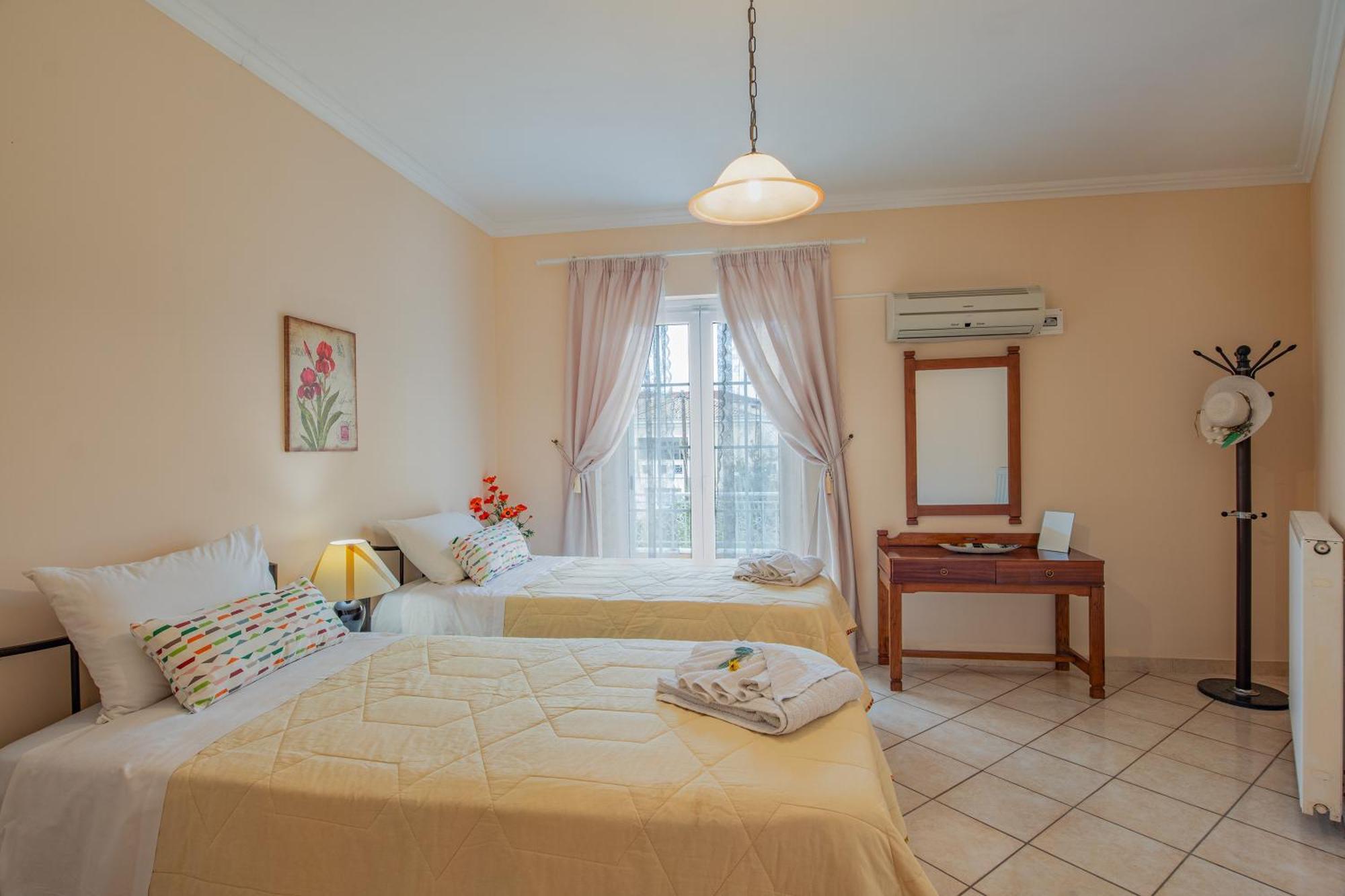 House Of Velenia - 2 Bedroom Apartment Near Old Town, Airport And Bus Station Corfu  Ngoại thất bức ảnh